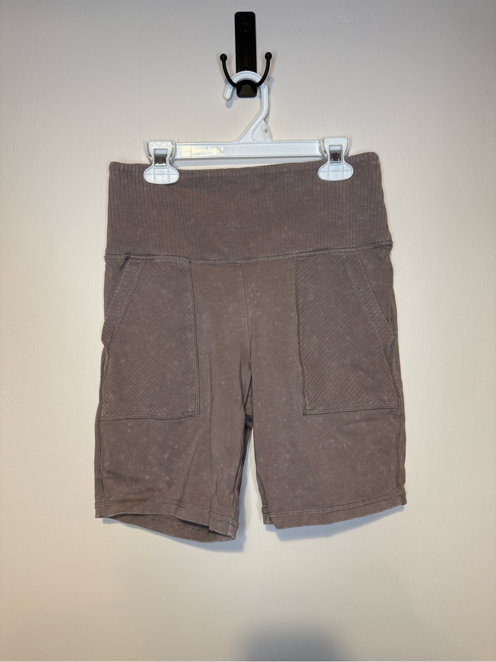 👟2/$20👟 AERIE Acid Wash Rosey Taupe Biker Shorts Ribbed Pockets 7” Sz Medium